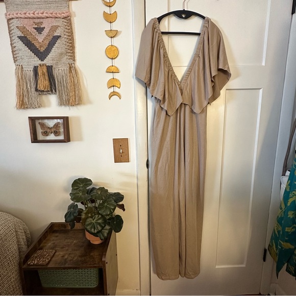 NWT size MEDIUM Three Bird Nest “on repeat open back ruffle jumpsuit” - Picture 4 of 8